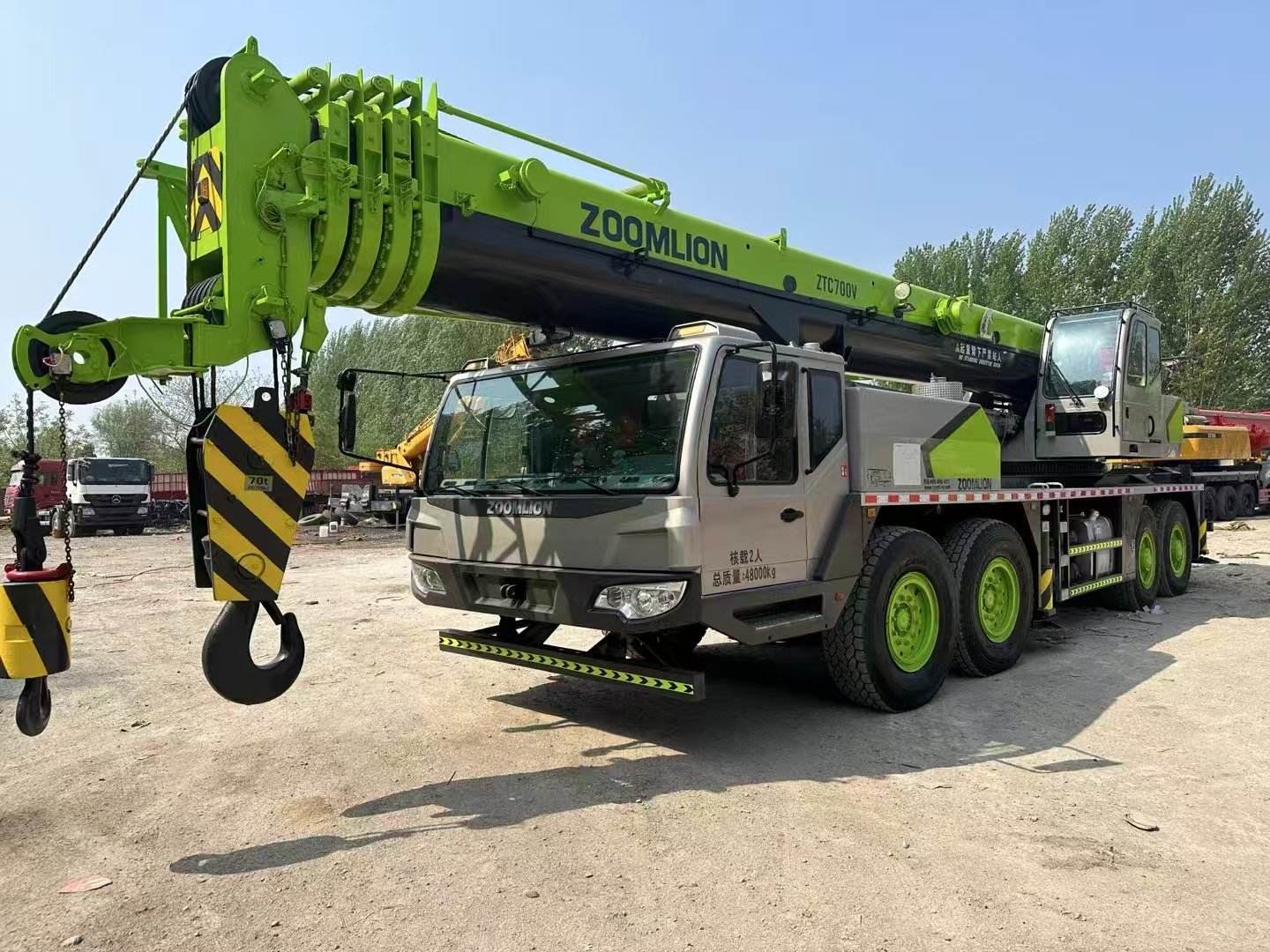 Zoomlion 75-ton crane