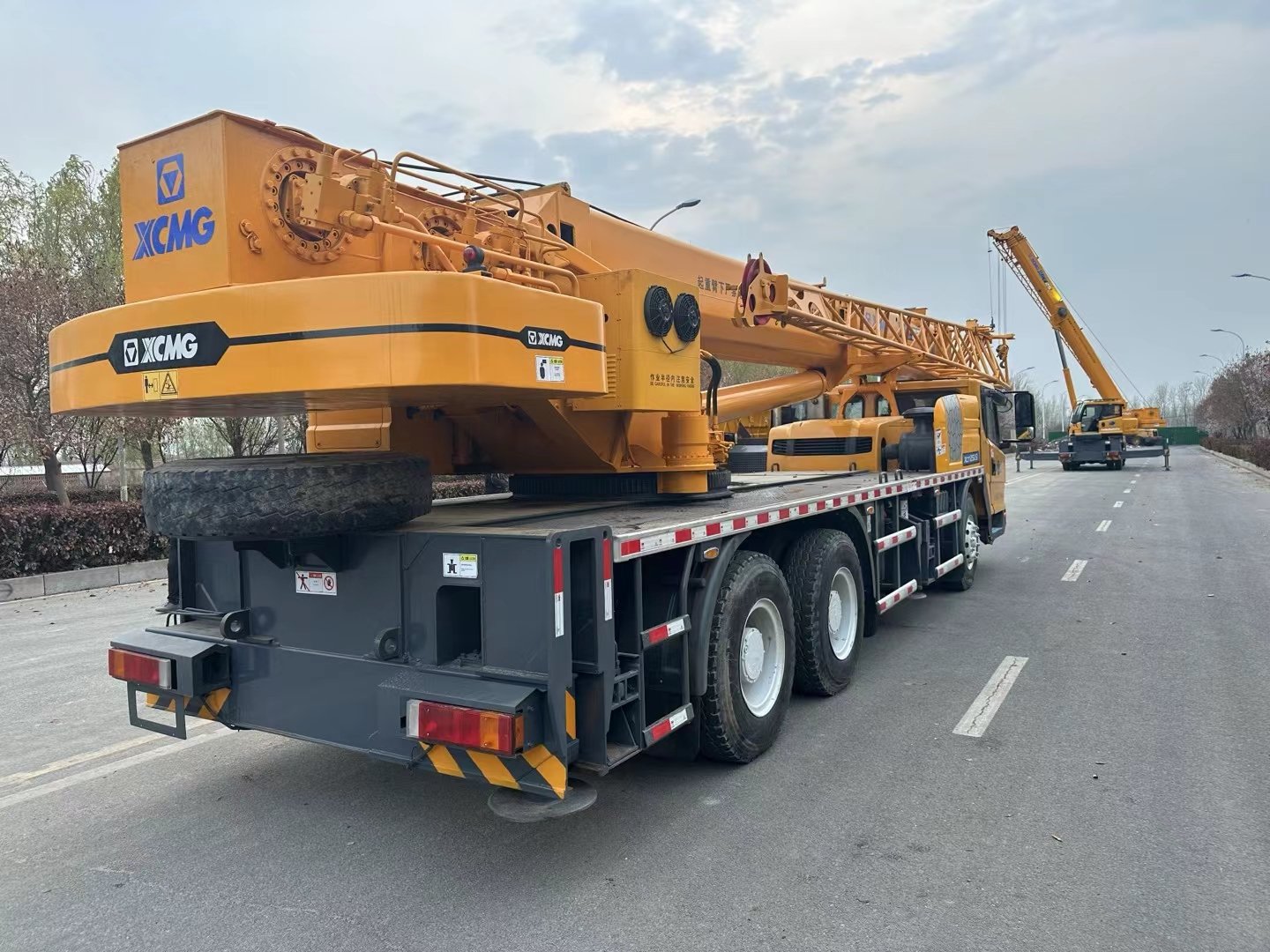 XCMG 25-ton crane
